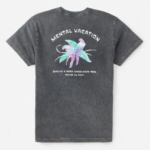 NWT The Paradise Birds T-shirt